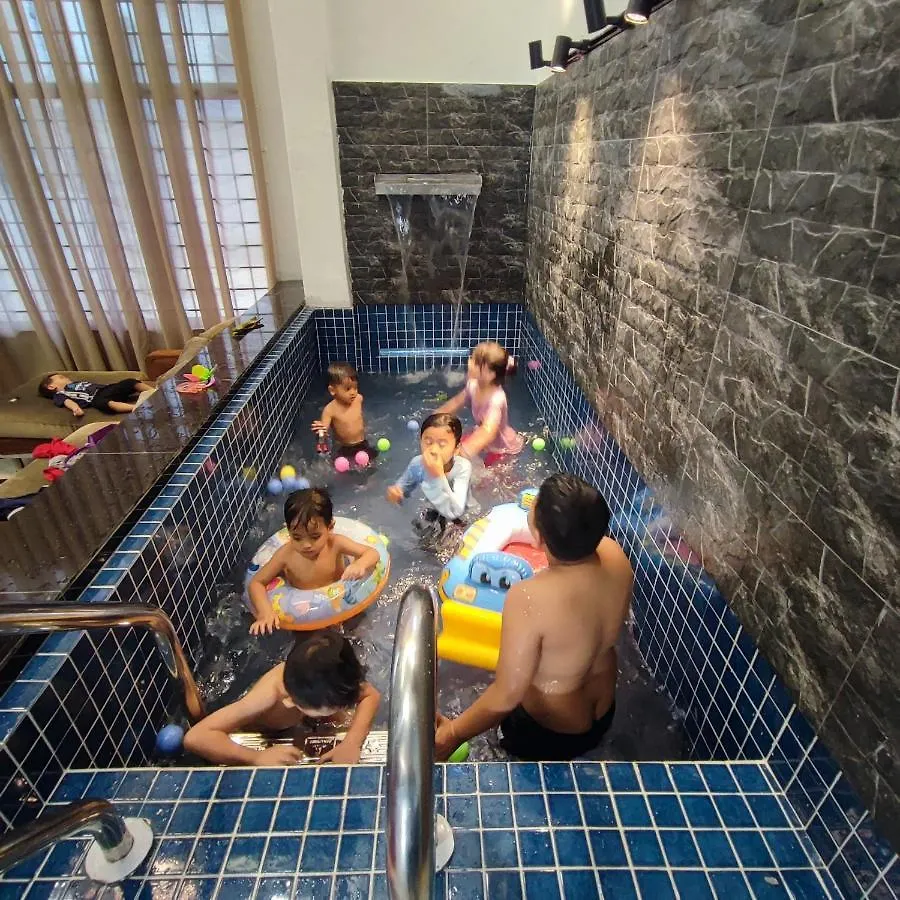 Homestay Wee Inn Jb Indoor Pool 조호르 바루